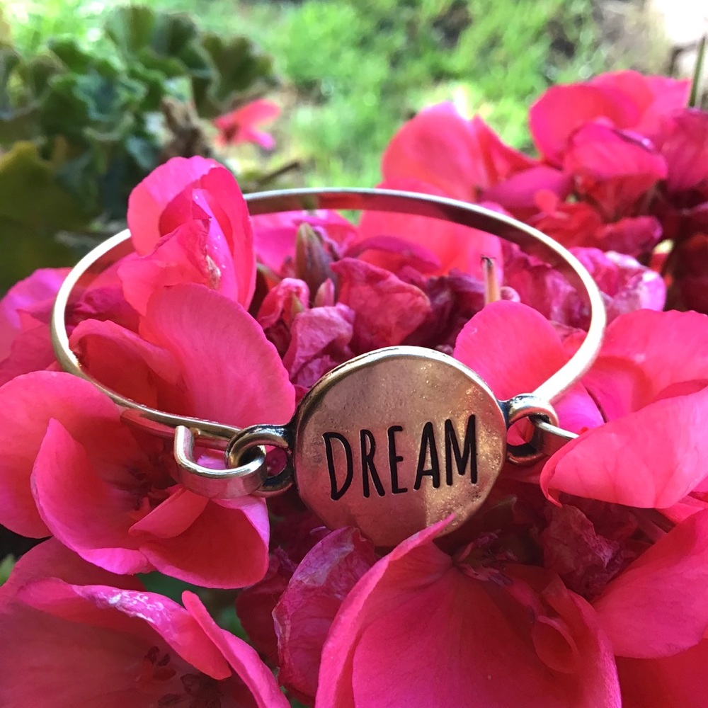Gold Tone Inspirational Bracelet DREAM NWT